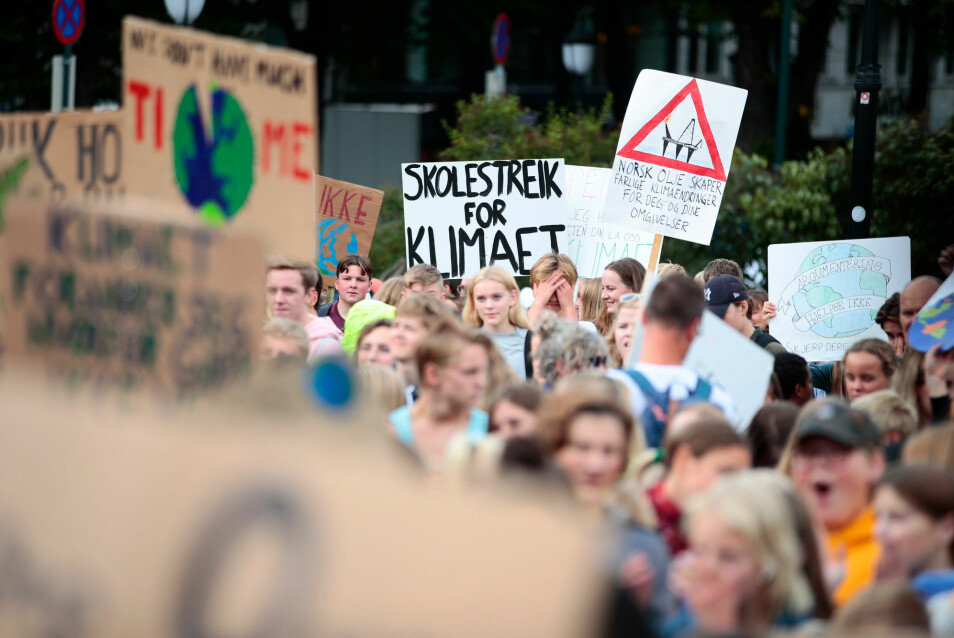Skoleelever har klimastreik foran Stortinget i Oslo august 2019.