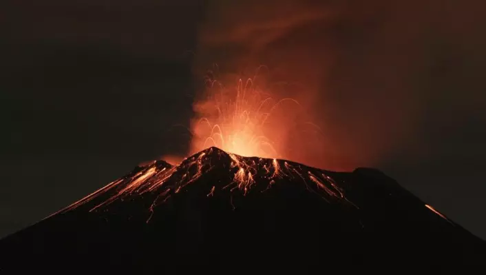 Vulkaner må ta sin del av skylda - de bidro med nikkel som gjorde Methanosarcina-mikroben i stand til å formere seg eksepsjonelt raskt. (Foto: Imelda Medina/Reuters)