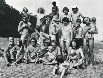 Fra den danske Mandebevægelsens øy-leir i 1976. Den danske Mandebevægelsen hadde stor innflytelse på den norske Mannsbevegelsen. (Foto: Ernst Nielsen, publisert med tillatelse fra Spartacus Forlag) Fra den danske Mandebevægelsens øy-leir i 1976. Den danske Mandebevægelsen hadde stor innflytelse på den norske Mannsbevegelsen. (Foto: Ernst Nielsen, publisert med tillatelse fra Spartacus Forlag)