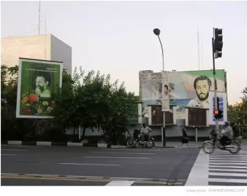 Gatebilder av iranske martyrer. Martyrdom har en sterk posisjon i iransk kultur, ifølge Gilda Seddighi. (Foto: Shahrefarang.com)