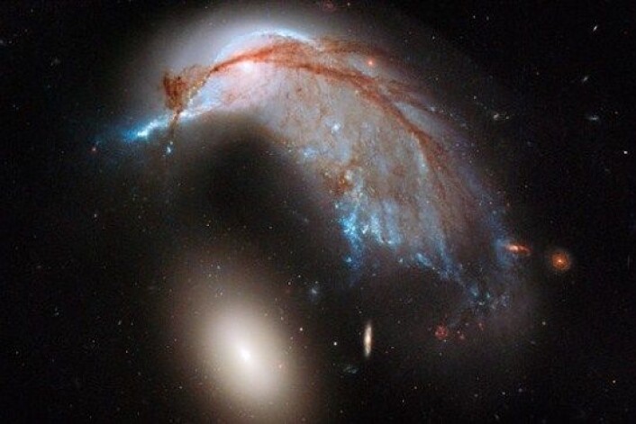 Galakseparet NGC 2936 og NGC 2937 kalles Arp 142. (Foto: NASA) Galakseparet NGC 2936 og NGC 2937 kalles Arp 142. (Foto: NASA)
