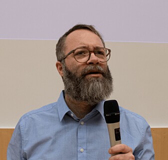 – Dette kan være et alternativ til å bruke forsøksdyr og kan begrense risiko for at pasienter får bivirkninger av medisiner, sa professor Steven Ray Wilson da han snakket om «organer-på-brikke»-teknologi under Oslo Life Science-konferansen. – Dette kan være et alternativ til å bruke forsøksdyr og kan begrense risiko for at pasienter får bivirkninger av medisiner, sa professor Steven Ray Wilson da han snakket om «organer-på-brikke»-teknologi under Oslo Life Science-konferansen.