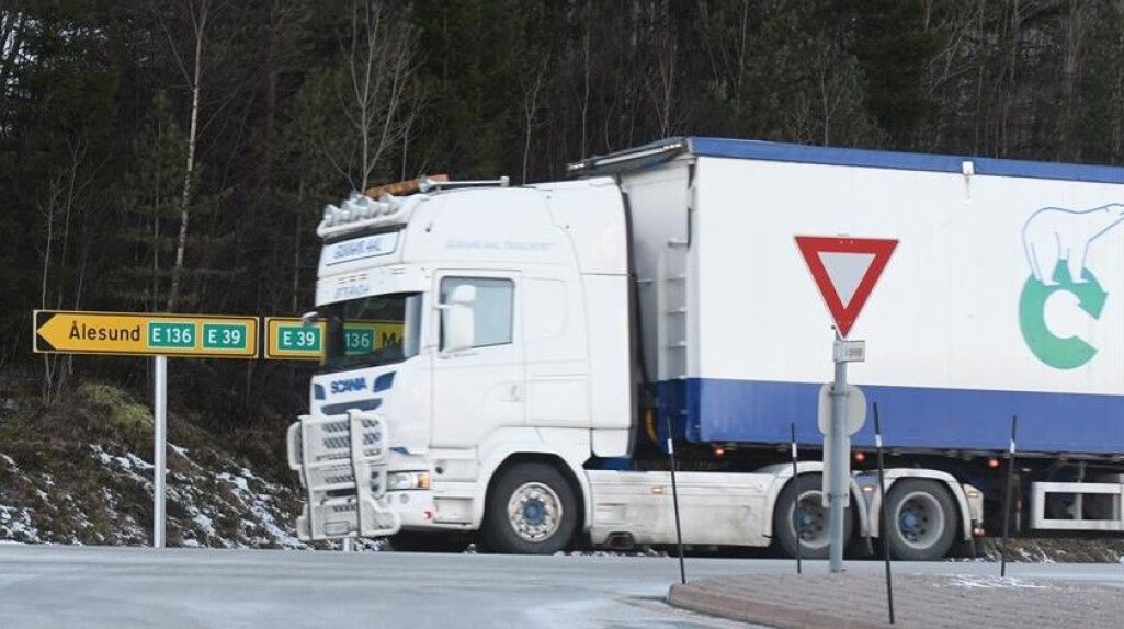 Hvilken betydning får teknologisk utvikling for fordeling av transport mellom fly, bane, sjø og veg i framtiden? Hvilken betydning får teknologisk utvikling for fordeling av transport mellom fly, bane, sjø og veg i framtiden?