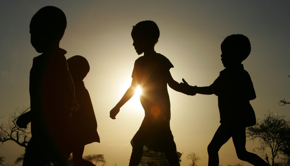 Barna som deltok i studien i Kenya og Tanzania var mellom 7 og 13 år. De slet med følelsene etter at en eller begge foreldrene gikk bort. Barna på bildet er ikke knyttet til saken.