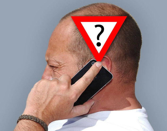 Storbrukere av mobiltelefon over lang tid kan risikere en spesiell type hjernesvulst som kalles gliom, viser en undersøkelse basert på den store europeiske studien Interphone. Men resultatene er usikre, og forfatterne anbefaler at de gjentas. (Illustrasjonsfoto: www.colourbox.no, bearbeidet av forskning.no) Storbrukere av mobiltelefon over lang tid kan risikere en spesiell type hjernesvulst som kalles gliom, viser en undersøkelse basert på den store europeiske studien Interphone. Men resultatene er usikre, og forfatterne anbefaler at de gjentas. (Illustrasjonsfoto: www.colourbox.no, bearbeidet av forskning.no)