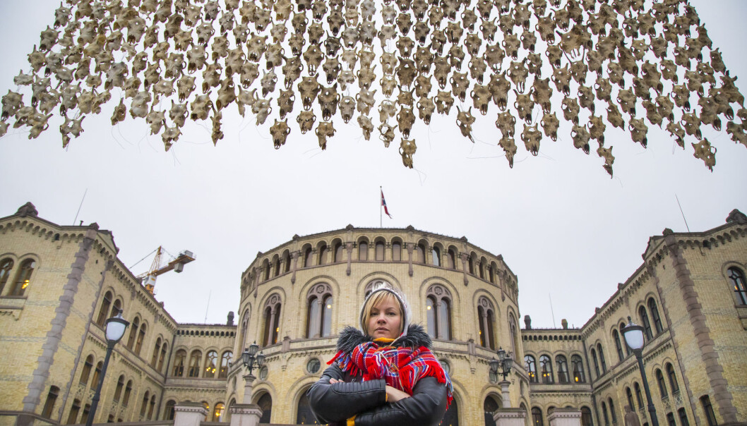 The sami artist Máret Ánne Sara displayed her work of art Pile o´Sápmi, an installation of 400 reindeer heads, in front of the Norwegian parliament in 2017 - at the same time her brother, the young reindeer herder Jovsset Ante Sara was trying his case in court to keep his reindeer herd intact. The sami artist Máret Ánne Sara displayed her work of art Pile o´Sápmi, an installation of 400 reindeer heads, in front of the Norwegian parliament in 2017 - at the same time her brother, the young reindeer herder Jovsset Ante Sara was trying his case in court to keep his reindeer herd intact.