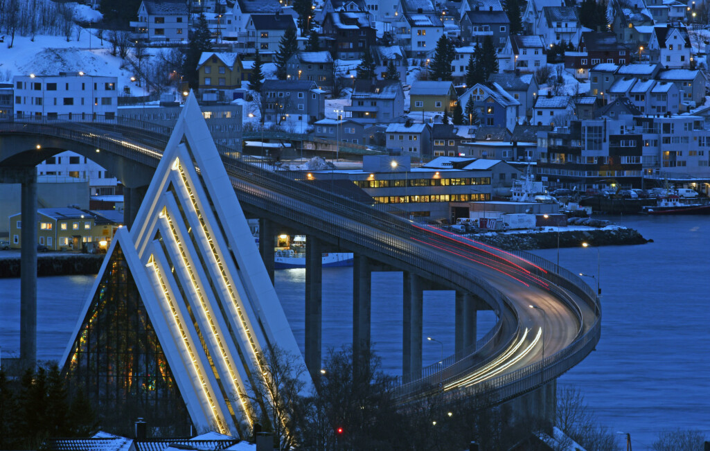 – Det lar seg vanskelig begrunne at en by som for eksempel Kongsvinger – som ligger kun én time fra Oslo, har nesten like lav avgift som Tromsø, mener rettsforsker Stig Eidissen. – Det lar seg vanskelig begrunne at en by som for eksempel Kongsvinger – som ligger kun én time fra Oslo, har nesten like lav avgift som Tromsø, mener rettsforsker Stig Eidissen.
