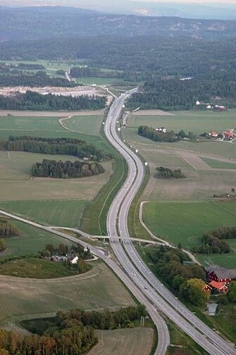 Among its many benefits, the new E6 through Østfold county has resulted in far fewer and usually less serious accidents. Among its many benefits, the new E6 through Østfold county has resulted in far fewer and usually less serious accidents.