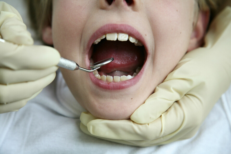 Mange sier at skoletannlegen er grunnen til at de er tannlegeredde, men svaret er ikke nødvendigvis så enkelt. (Foto: Colourbox)