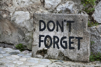 Ikke glem. Ord på en stein i Mostar i Bosnia. (Foto: Shutterstock)