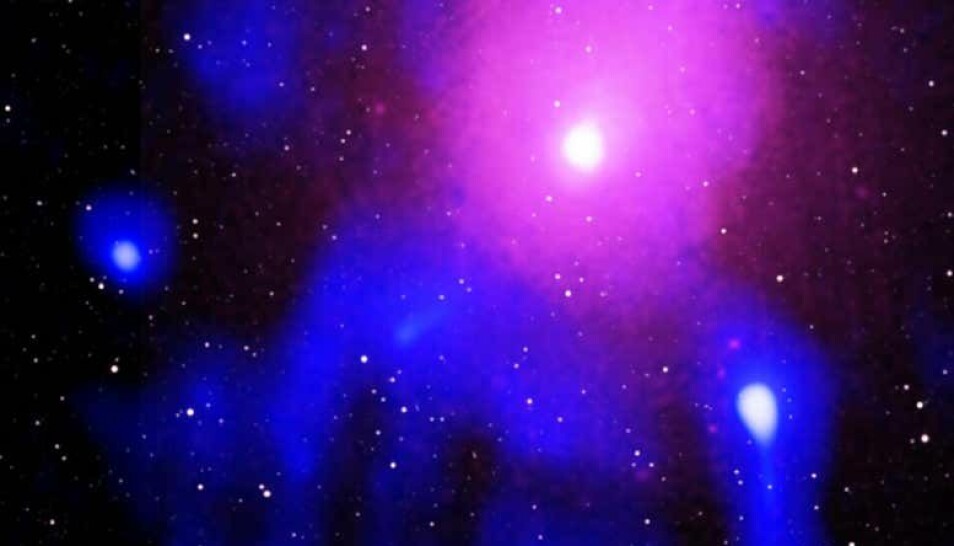 Bilder fra romforskernes teleskoper avslørte en kjempeeksplosjon i en fjern galakse.