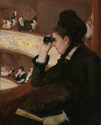 Griselda Pollock har blant annet skrevet bok om den impresjonistiske kunstneren Mary Cassatt. I bildet "In The Loge" har Cassatt malt en dame på operaen som blir spionert på av en mann med kikkert i bakgrunnen. Griselda Pollock har blant annet skrevet bok om den impresjonistiske kunstneren Mary Cassatt. I bildet "In The Loge" har Cassatt malt en dame på operaen som blir spionert på av en mann med kikkert i bakgrunnen.
