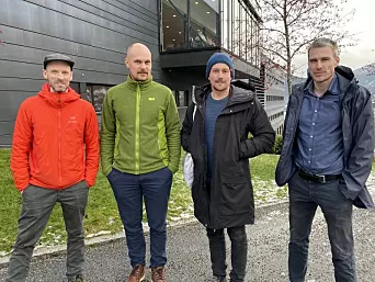 Arkitektar og forskarar har samarbeidd i prosjektet Framtidas Hyttegrend. Frå venstre: Tarjei Kannelønning (Stiv Kuling), Torkjel Solbraa (Vestlandsforsking), Eyvind Øgar (Stiv Kuling) og Hans Jakob Walnum (Vestlandsforsking).