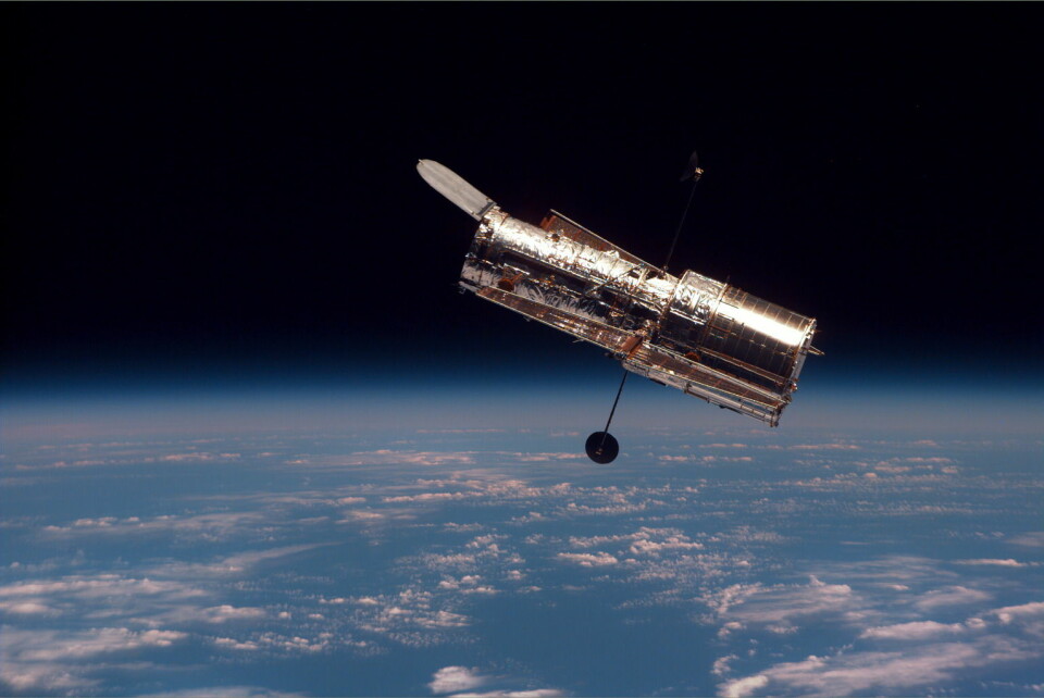 Her er romteleskopet Hubble. Bildet er tatt fra romferga Discovery i 1997. (Foto: NASA)