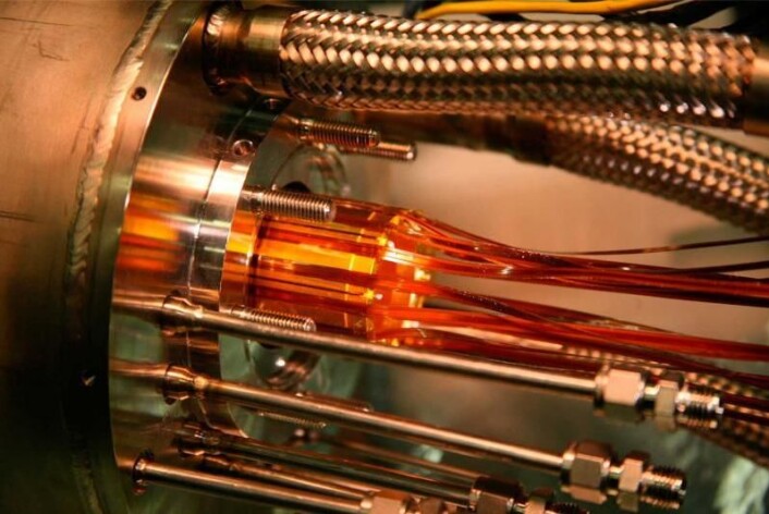 I en avansert maskin ved navn ALPHA, som står ved forskningsinstitusjonen CERN, har en danskledet forskergruppe utført presisjonsmålinger av antihydrogen. (Foto: CERN) I en avansert maskin ved navn ALPHA, som står ved forskningsinstitusjonen CERN, har en danskledet forskergruppe utført presisjonsmålinger av antihydrogen. (Foto: CERN)