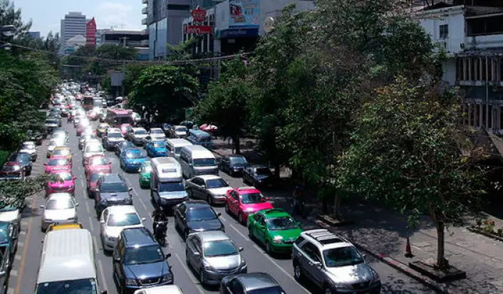 Bangkok er beryktet for sine trafikkorker. Trafikkork øker forurensingen i byer dramatisk. (Foto: Wikimedia Commons)