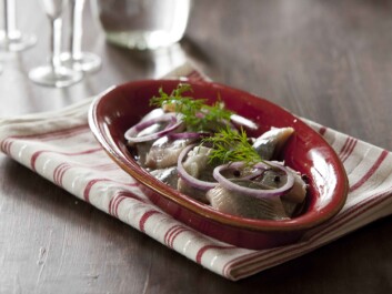 Selv om danskene spiser mer, er det ikke utelukkende negativt - de spiser mer frukt og grønt og flere proteiner i form av fisk og kjøtt enn for hundre år siden. (Foto: www.colourbox.com) Selv om danskene spiser mer, er det ikke utelukkende negativt - de spiser mer frukt og grønt og flere proteiner i form av fisk og kjøtt enn for hundre år siden. (Foto: www.colourbox.com)