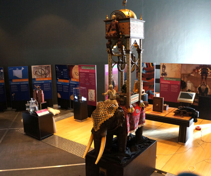 Al-Jazaris elefantklokke i det nye, store utstillingslokalet til Norsk teknisk museum. (Foto: Arnfinn Christensen, forskning.no.) Al-Jazaris elefantklokke i det nye, store utstillingslokalet til Norsk teknisk museum. (Foto: Arnfinn Christensen, forskning.no.)