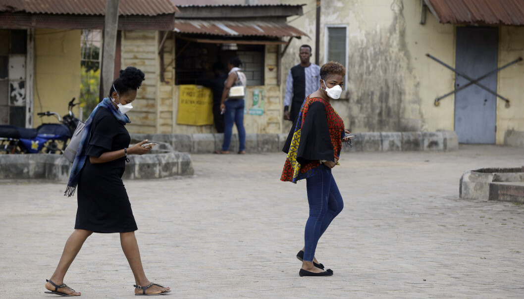 Nigeria har så langt to bekreftede tilfeller av koronaviruset, og utenfor Yaba Mainland-sykehuset i millionbyen Lagos brukte folk ansiktsmasker etter at landets første tilfelle ble innlagt her 28. februar. Nigeria har så langt to bekreftede tilfeller av koronaviruset, og utenfor Yaba Mainland-sykehuset i millionbyen Lagos brukte folk ansiktsmasker etter at landets første tilfelle ble innlagt her 28. februar.