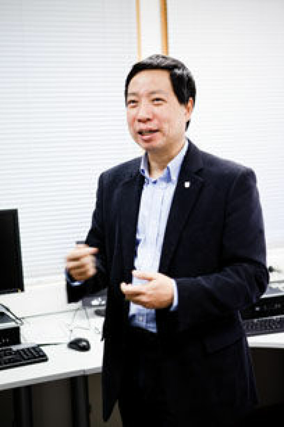 Chunming Rong er prosjektleder for forskningsprosjektet som skal utvikle et regelverk for nettskyer. (Foto: UiS)