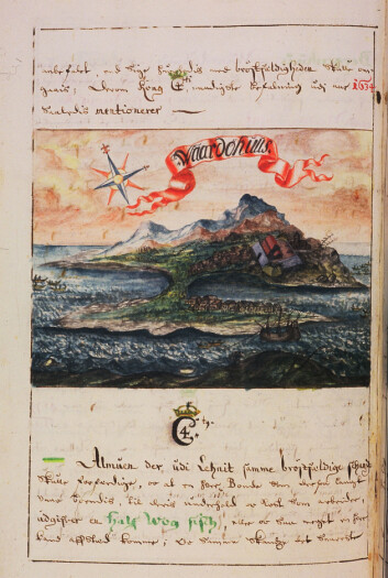 Tresnitt av Vardø fra om lag 1698 tegnet av amtmann H. H. Lilienskiold. Tegningen kunne være en mulig illustrasjon til teksten. Heksene ble forhørt og torturert på festningen som ligger litt opp til høyre på bildet. De ble trolig brent på Steilneset som ligger på odden på den andre siden av festningen. (Illustrasjon: H. H. Lilienskiold) Tresnitt av Vardø fra om lag 1698 tegnet av amtmann H. H. Lilienskiold. Tegningen kunne være en mulig illustrasjon til teksten. Heksene ble forhørt og torturert på festningen som ligger litt opp til høyre på bildet. De ble trolig brent på Steilneset som ligger på odden på den andre siden av festningen. (Illustrasjon: H. H. Lilienskiold)