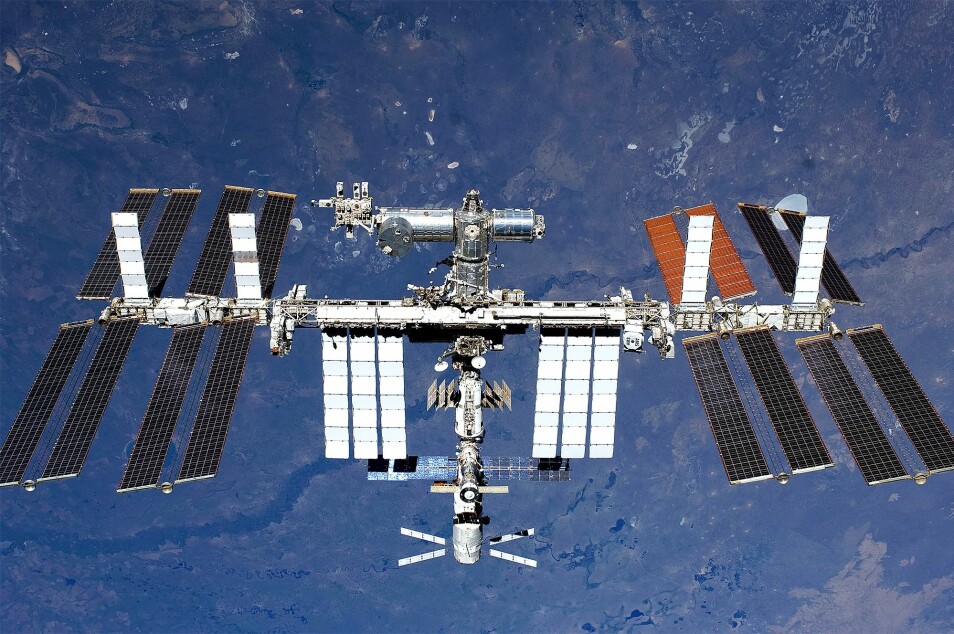 Den internasjonale romstasjonen først påbygd i 1998 er verdens dyreste bygning.