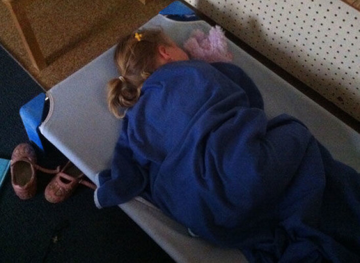 Formiddagslur på førskolen. Barna husket bedre etter en blund enn om de ble holdt våkne. (Foto: Rebecca Spencer) Formiddagslur på førskolen. Barna husket bedre etter en blund enn om de ble holdt våkne. (Foto: Rebecca Spencer)