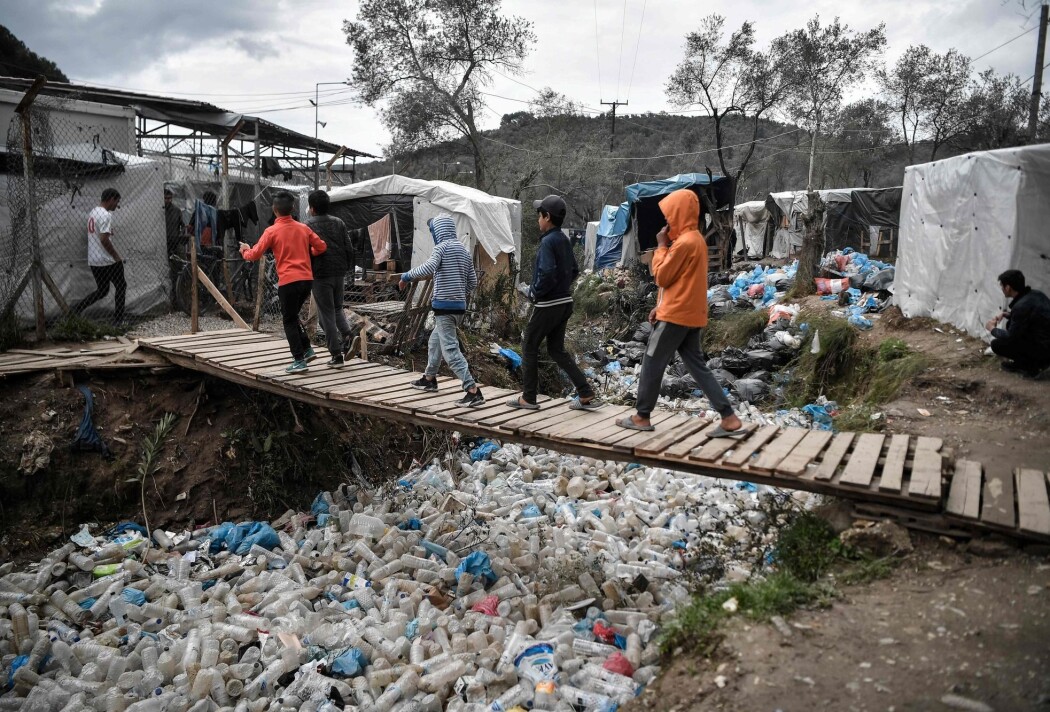 Norske forskere er svært bekymret for hva som vil skjer med befolkningen i flyktningleirer når korona-viruset melder sin ankomst. Her fra den greske leiren Moria i Lesvos. Norske forskere er svært bekymret for hva som vil skjer med befolkningen i flyktningleirer når korona-viruset melder sin ankomst. Her fra den greske leiren Moria i Lesvos.