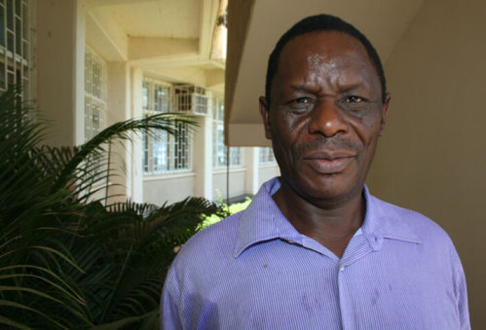 Norge støttet landbruksforskningen i Tanzania på nittitallet da Verdensbanken og IMF krevde innsparinger, påpeker professor Salim M. S. Maliondo. (Foto: Asle Rønning) Norge støttet landbruksforskningen i Tanzania på nittitallet da Verdensbanken og IMF krevde innsparinger, påpeker professor Salim M. S. Maliondo. (Foto: Asle Rønning)