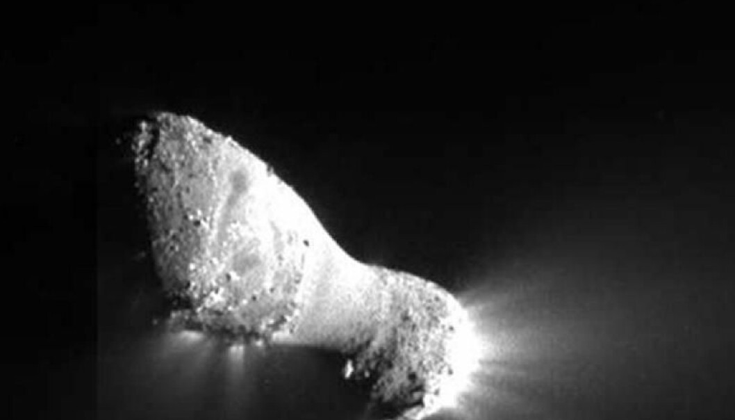 Mer av vannet i jordens hav kan ha kommet med kometer