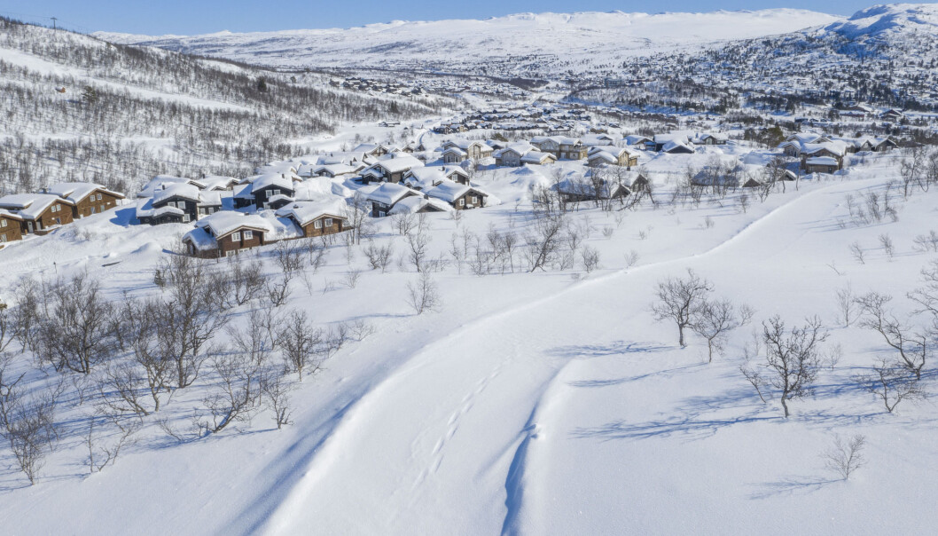 På Hovden i Setesdal i Bykle kommune er det stille på grunn av koronapandemien. Regjeringens hytteforbud har skapt høylytt debatt. På Hovden i Setesdal i Bykle kommune er det stille på grunn av koronapandemien. Regjeringens hytteforbud har skapt høylytt debatt.
