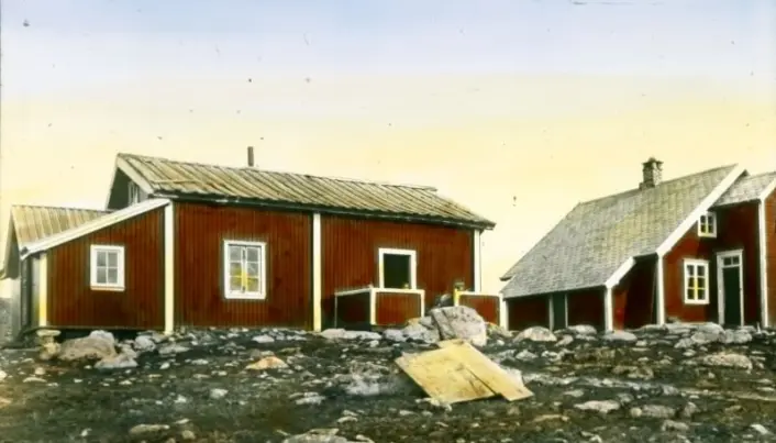 Hardangervidda er et populært sted for turisme. Allerede i 1914 åpnet Den norske turistforening sin første hytte der, Krækkja. Hardangervidda er et populært sted for turisme. Allerede i 1914 åpnet Den norske turistforening sin første hytte der, Krækkja.
