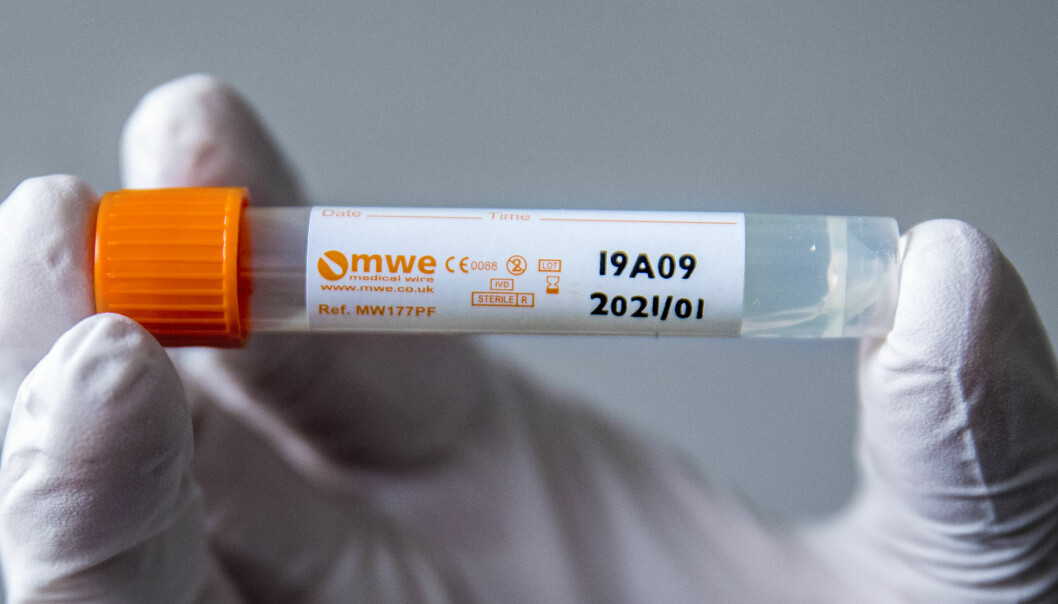 Nye tester kan avsløre om en person har antistoffer mot covid-19 og da trolig er utenfor smittefare. Bildet viser testutstyr for å avdekke koronasmitte