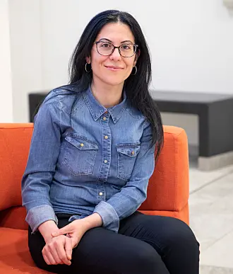 Det bør vurderes å teste barna flere ganger for å avdekke hvem som trenger ekstra innsats, mener stipendiat Ømur Caglar-Ryeng. Det bør vurderes å teste barna flere ganger for å avdekke hvem som trenger ekstra innsats, mener stipendiat Ømur Caglar-Ryeng.