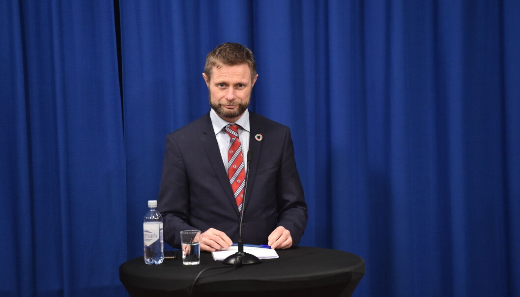 Helse- og omsorgsminister Bent Høie under den daglige pressekonferansen om håndteringen av koronasituasjonen. Helse- og omsorgsminister Bent Høie under den daglige pressekonferansen om håndteringen av koronasituasjonen.