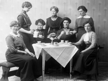 Arbeidskomité gullhaug tuberkulosehjem 1912. (Foto: Magdalena Normann, publisert med tillatelse fra Sør-Troms Museum) Arbeidskomité gullhaug tuberkulosehjem 1912. (Foto: Magdalena Normann, publisert med tillatelse fra Sør-Troms Museum)