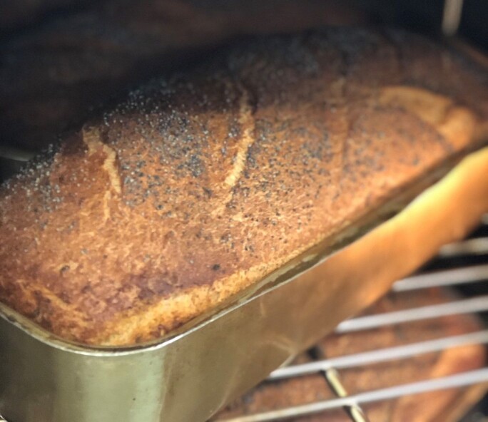 Det er sosialt og ofte gøy å lage mat sammen! Bak brød, sett en surdeig eller fermenter mat, det finnes mengder av muligheter som fremmer smaksløker og mette mager, råder overvintrerne. Det er sosialt og ofte gøy å lage mat sammen! Bak brød, sett en surdeig eller fermenter mat, det finnes mengder av muligheter som fremmer smaksløker og mette mager, råder overvintrerne.
