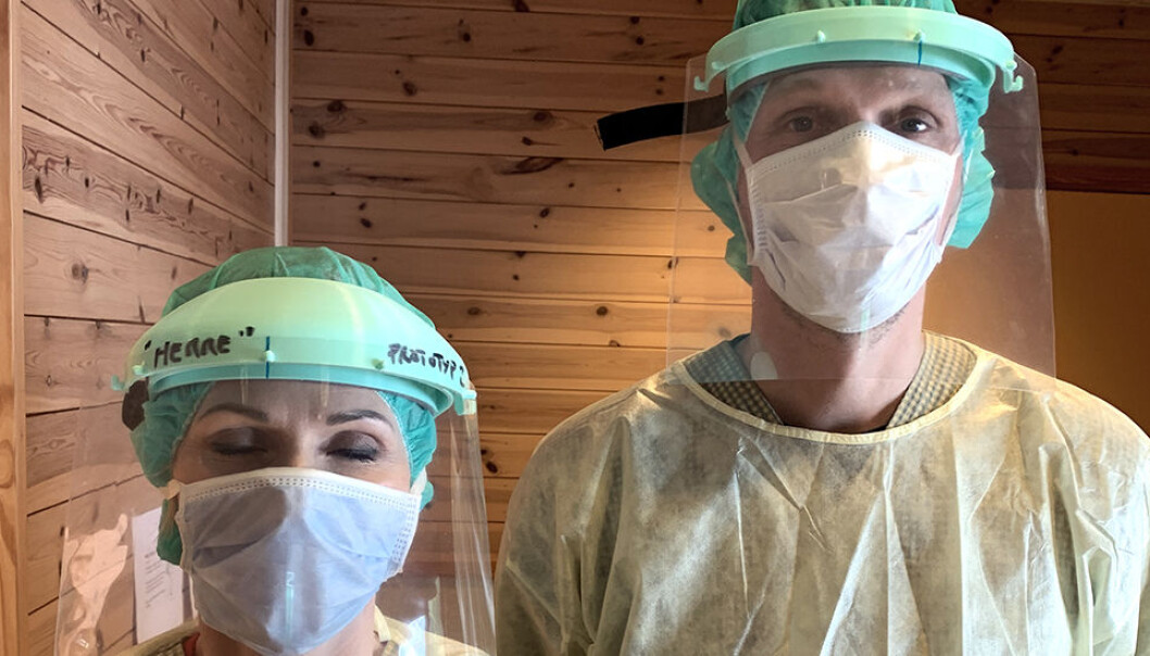 Helsepersonell prøver prototyp av de nye ansiktsmaskene. Helsepersonell prøver prototyp av de nye ansiktsmaskene.