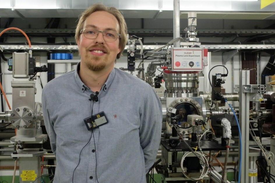 Alt labarbeid på CERN er stengt ned nå, forteller Kyrre Sjøbæk.