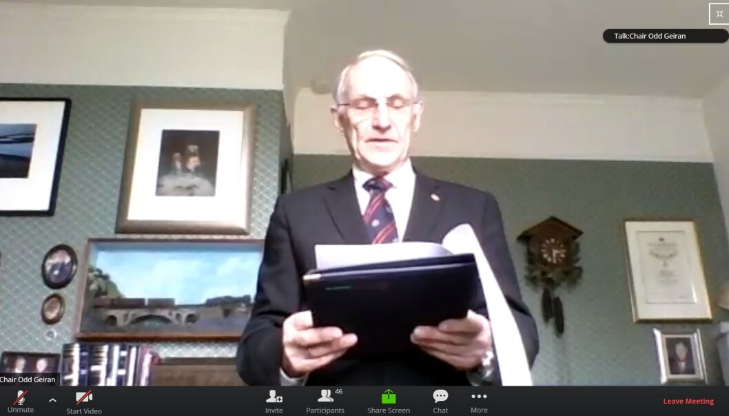 Professor emeritus Odd Geiran var disputasleder under den første digitale disputasen ved medisinsk fakultet. Professor emeritus Odd Geiran var disputasleder under den første digitale disputasen ved medisinsk fakultet.