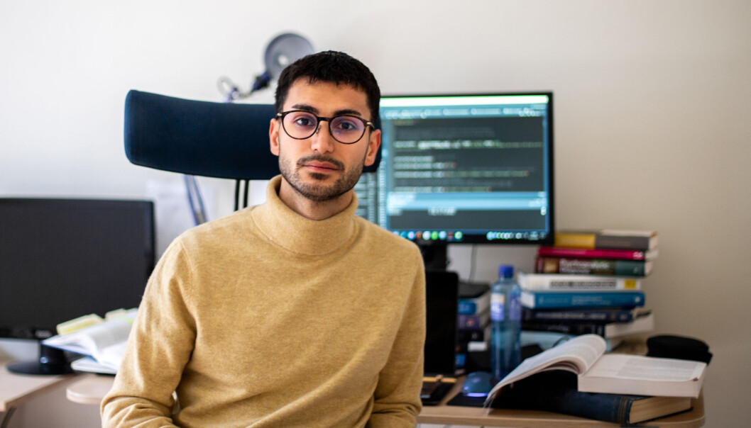 Omid V. Ebrahimi er dobbeltkompetansestipendiat. Det betyr at han samtidig skal avlegge en doktorgrad og oppnå spesialistkompetanse innen psykologi. Omid V. Ebrahimi er dobbeltkompetansestipendiat. Det betyr at han samtidig skal avlegge en doktorgrad og oppnå spesialistkompetanse innen psykologi.