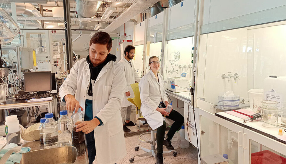Gearing up to produce as many nanoparticles as possible for the COVID-19 test. The production operators for the team are Zeeshan Ali, Regina Lopez Fyllingsnes, Ahmad Bin Ashar and José Paulino Peris Sastre (missing).