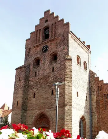 Harald Blåtann holdt hardnakket på å ha innført kristendommen i Danmark. Flere skriftlige kilder hevder imidlertid at den kristne bevegelsen allerede var i full gang med å spre seg i Danmark, og at Harald bare tok æren for noe som likevel ville ha skjedd. (Foto: Colourbox) Harald Blåtann holdt hardnakket på å ha innført kristendommen i Danmark. Flere skriftlige kilder hevder imidlertid at den kristne bevegelsen allerede var i full gang med å spre seg i Danmark, og at Harald bare tok æren for noe som likevel ville ha skjedd. (Foto: Colourbox)