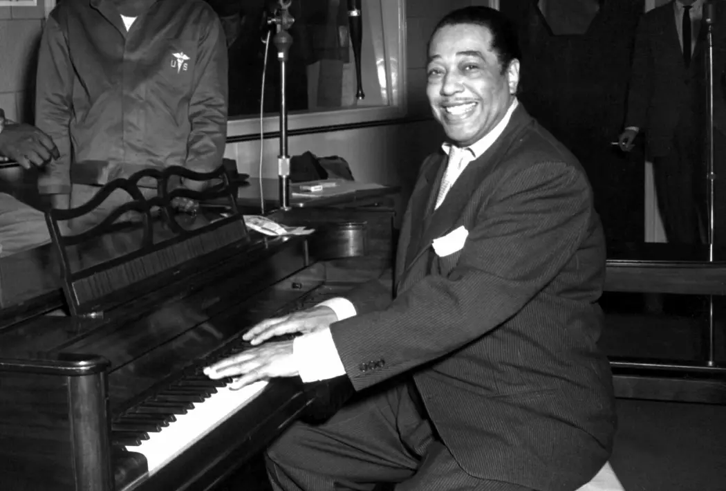 Jazzmusikeren Duke Ellington var sentral i Harlemrenessansen. Han fikk sitt gjennombrudd på The Cotton Club i Harlem, New York og ble verdenskjent på 1930-tallet.