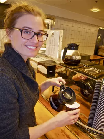 Forskningen til Kristin F. Enga viser at kaffe reduserer blodpropp i bein og lunger. (Foto: Elisabeth Øvreberg)