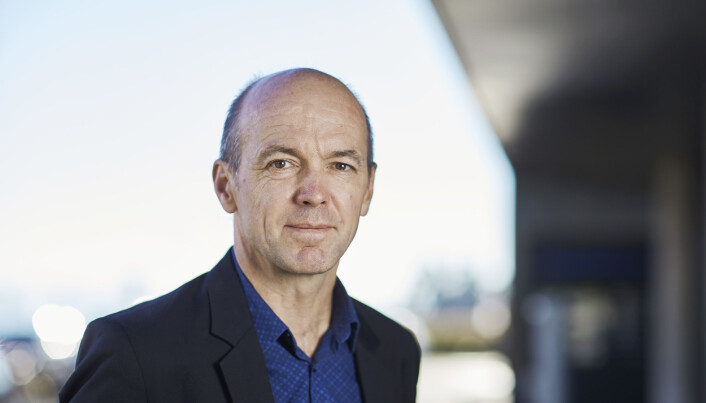 Viseadministrerende direktør Kyrre Lekve ved Simula Research Laboratory på Fornebu understreker at appen bare sender ut varsler fra og til de som har lastet den ned.
- Motivasjonen for å laste ned appen, er å bli varslet om at man kan ha blitt eksponert for smitte. (Foto: Simula) Viseadministrerende direktør Kyrre Lekve ved Simula Research Laboratory på Fornebu understreker at appen bare sender ut varsler fra og til de som har lastet den ned.
- Motivasjonen for å laste ned appen, er å bli varslet om at man kan ha blitt eksponert for smitte. (Foto: Simula)