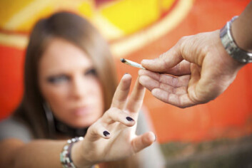Barn som fikk gode resultater på IQ-tester prøvde oftere enn andre narkotika som ungdom og voksne, viser britisk studie. Forskjellen var tydeligere for jenter enn for gutter. (Foto: iStockphoto) Barn som fikk gode resultater på IQ-tester prøvde oftere enn andre narkotika som ungdom og voksne, viser britisk studie. Forskjellen var tydeligere for jenter enn for gutter. (Foto: iStockphoto)
