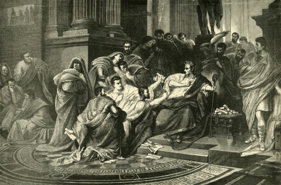 Et av de mest kjente attentatene fant sted før moderne tidsregning. Den 15. mars år 44 før Kristus hadde romerske senatorer lenge fryktet at Julius Caesar skulle avskaffe republikken og gjøre Romerriket til et kongedømme. Da drepte de Caesar.