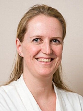 Anne-Marte Bakken Kran er overlege ved Folkehelseinstituttet og jobber blant annet med fagområdene virologi, HIV og resistens. Anne-Marte Bakken Kran er overlege ved Folkehelseinstituttet og jobber blant annet med fagområdene virologi, HIV og resistens.
