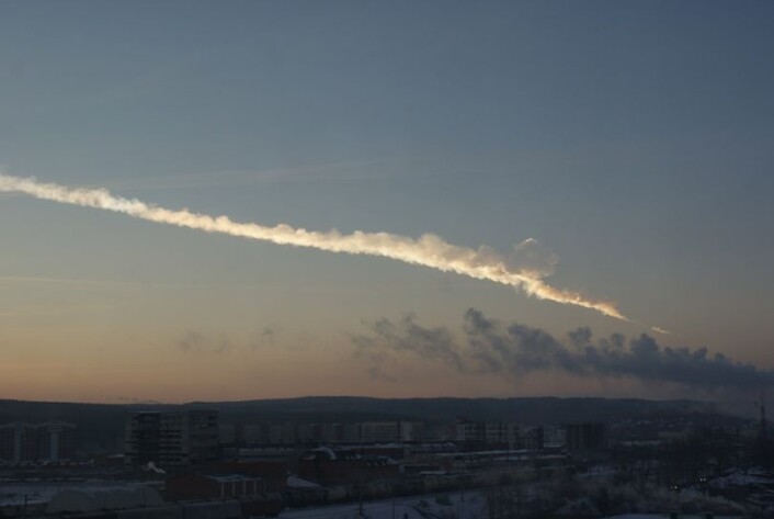 Rundt 1000 mennesker ble skadet da en 18 meter bred meteoritt traff Russland i februar i år. (Foto: Wikimedia commons) Rundt 1000 mennesker ble skadet da en 18 meter bred meteoritt traff Russland i februar i år. (Foto: Wikimedia commons)